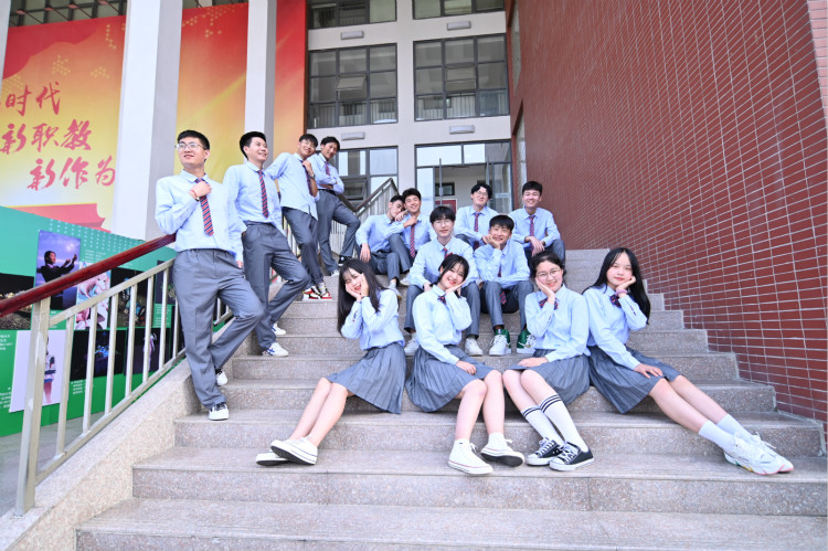 初高中畢業(yè)，應(yīng)該學(xué)什么？去哪里學(xué)？