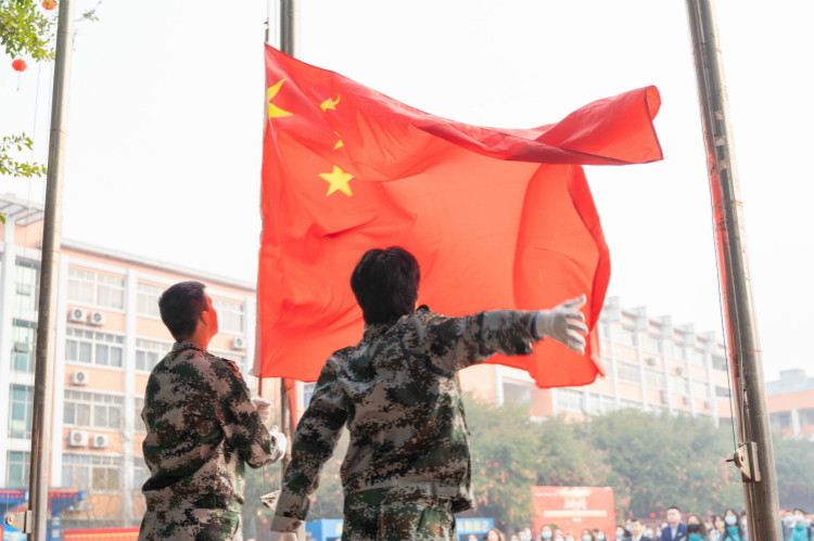 新華學(xué)子好樣的—國(guó)旗下的演講