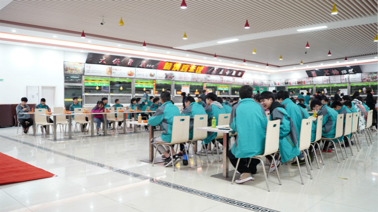 師生鬧元宵，四川新華陪你一起過大年！