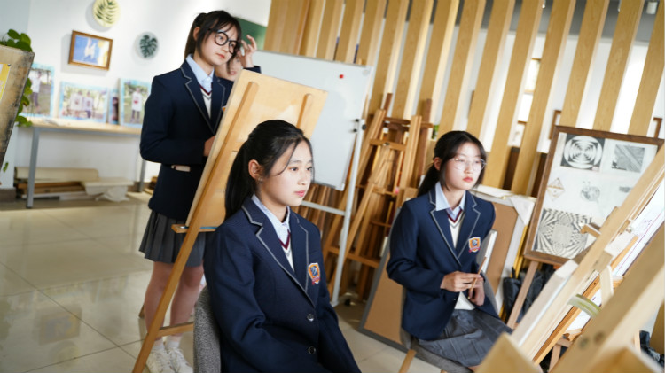 據(jù)說，他是中國(guó)互聯(lián)網(wǎng)界有錢人中最快樂的那一個(gè)？