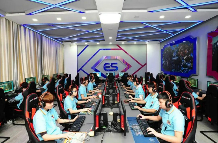 為什么總勸你來校實地考察？好學校不怕比較！