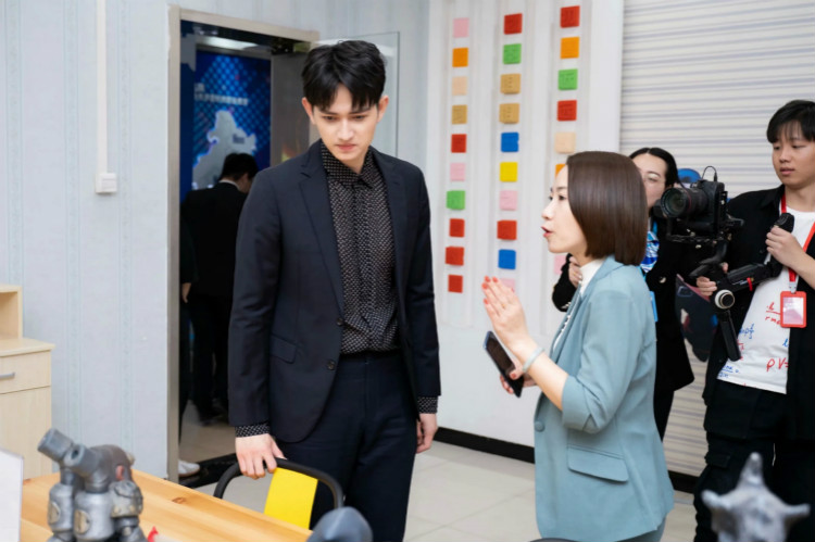 馬可空降新華體驗(yàn)好專業(yè)，為年輕人學(xué)技術(shù)指明方向