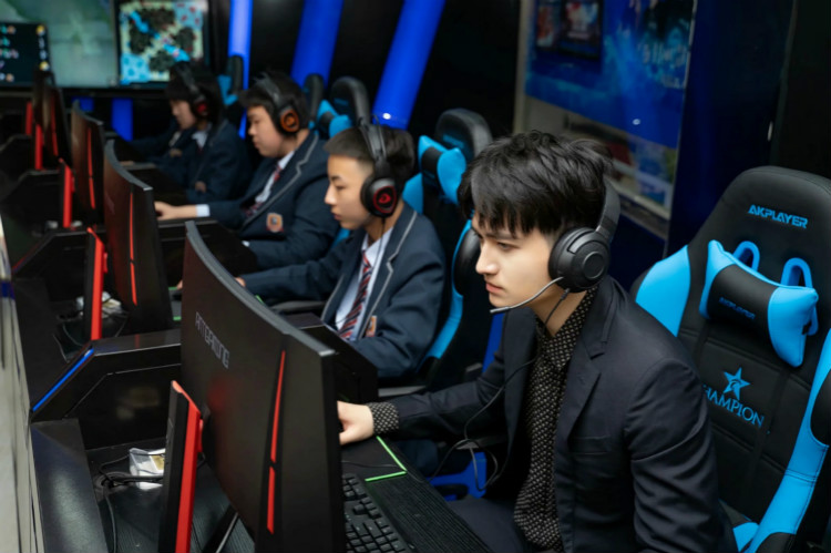 “電”峰對(duì)決 “競(jìng)”彩無限