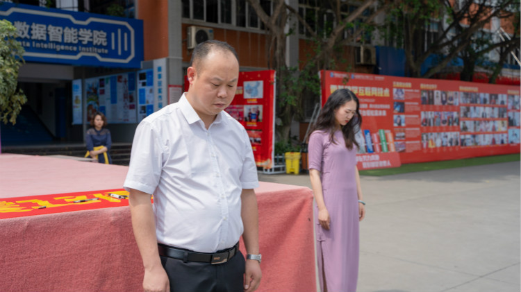 山河無(wú)恙 勇毅前行！四川新華紀(jì)念5.12汶川地震13周年！