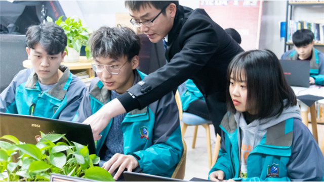 初高成績(jī)不理想，找職校？女生學(xué)什么專(zhuān)業(yè)好？