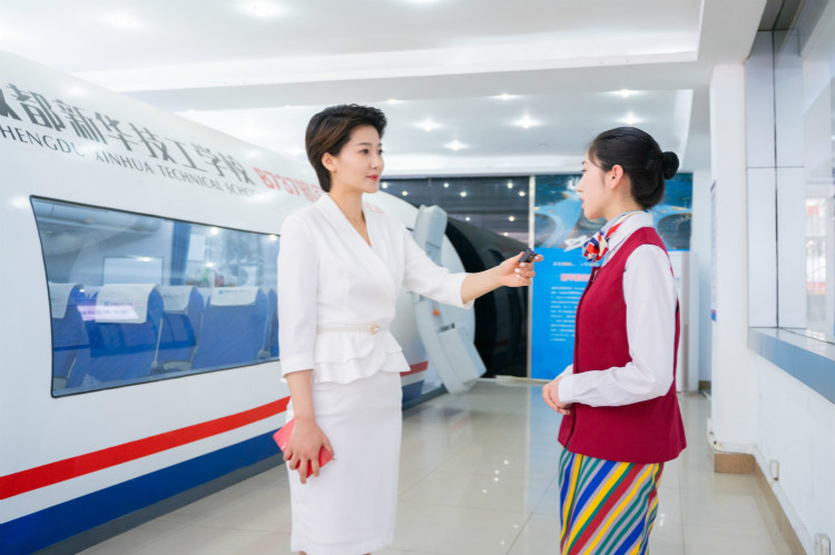 初高成績(jī)不理想，找職校？女生學(xué)什么專(zhuān)業(yè)好？