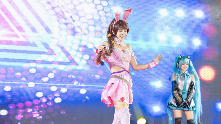 追風(fēng)少年，新華有夢(mèng)，讓青春不負(fù)好時(shí)光！