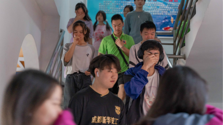 消防演練走進(jìn)四川新華，筑牢安全防火墻