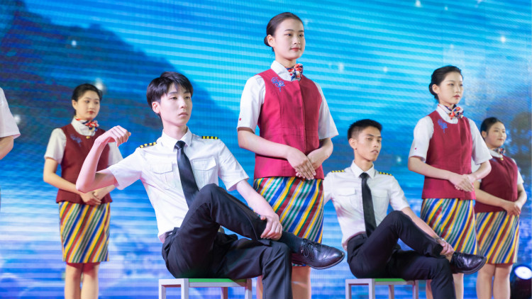 新華 《有志、有智、有質(zhì)》青年