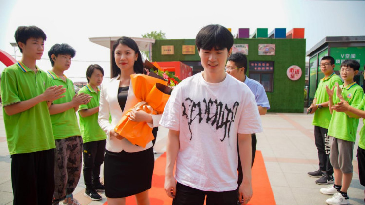 《老師來了》公開課全新起航，“護(hù)國螳螂”靈藥龍城太原激情開講！