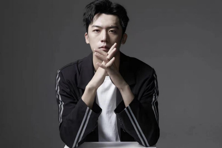 明星進(jìn)校園丨如果你在新華見(jiàn)到了他請(qǐng)不要驚訝！