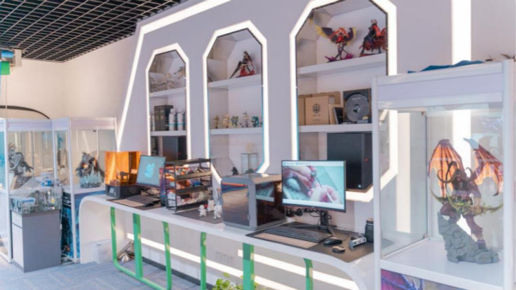 明星進(jìn)校園丨如果你在新華見(jiàn)到了他請(qǐng)不要驚訝！