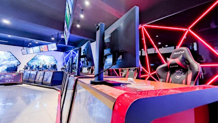 明星進(jìn)校園丨如果你在新華見(jiàn)到了他請(qǐng)不要驚訝！