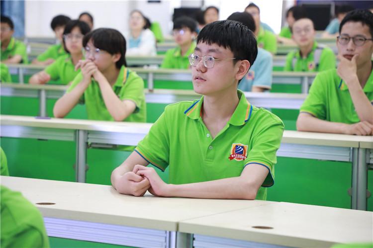 《老師來了》火熱開講--新榜學(xué)院院長，解析新媒體怎么玩？