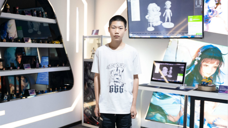 韓磊：理想的象牙塔，來新華學(xué)技術(shù)就對了！