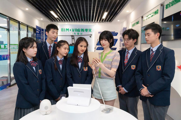 明星@擇校選專業(yè)的你，上職校我們共同推薦新華！