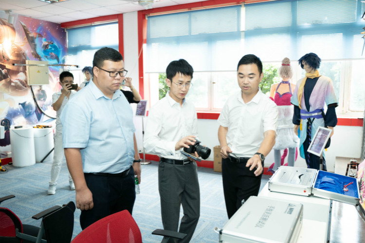 央視頻云端夏令營攜手新華電腦，開啟動漫設(shè)計(jì)小課堂！