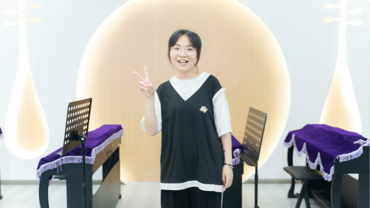 楊晶：手把手教學(xué)的老師，讓我找到自信