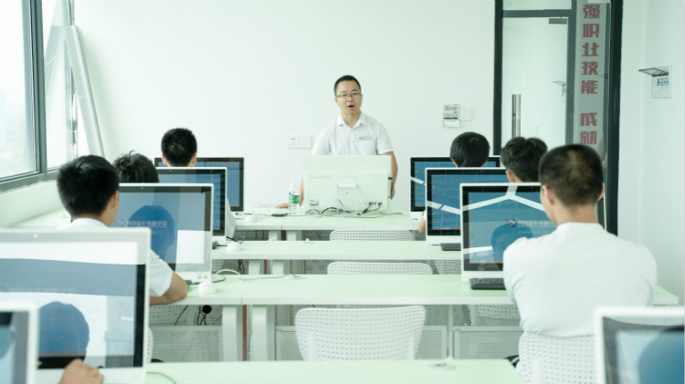 四川新華聚焦產(chǎn)業(yè)需求，打造高技能人才培訓(xùn)基地！