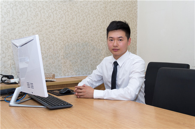 一無所有從新華走出，華麗轉(zhuǎn)身再歸來！