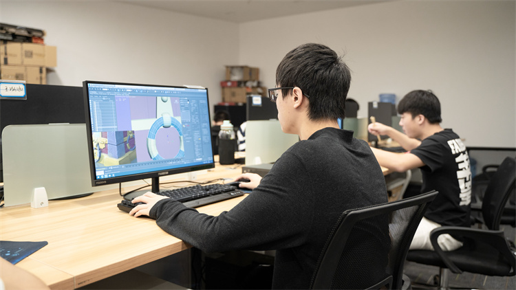 校企合作三方共贏，就業(yè)回訪見證新華學(xué)子成長！