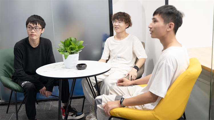 校企合作三方共贏，就業(yè)回訪見證新華學(xué)子成長！