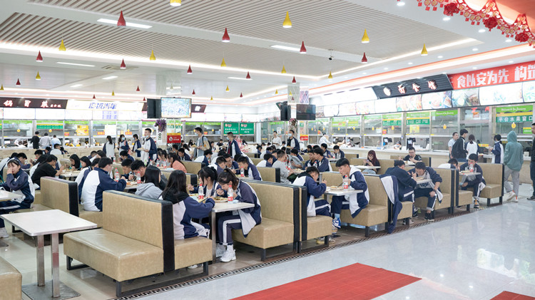 初中分流提前擇校，選擇新華實現(xiàn)彎道超車！