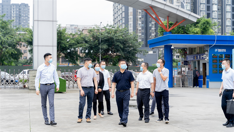 【中秋節(jié)的慰問】熱烈歡迎雙流區(qū)政府領(lǐng)導(dǎo)蒞臨成都新華！