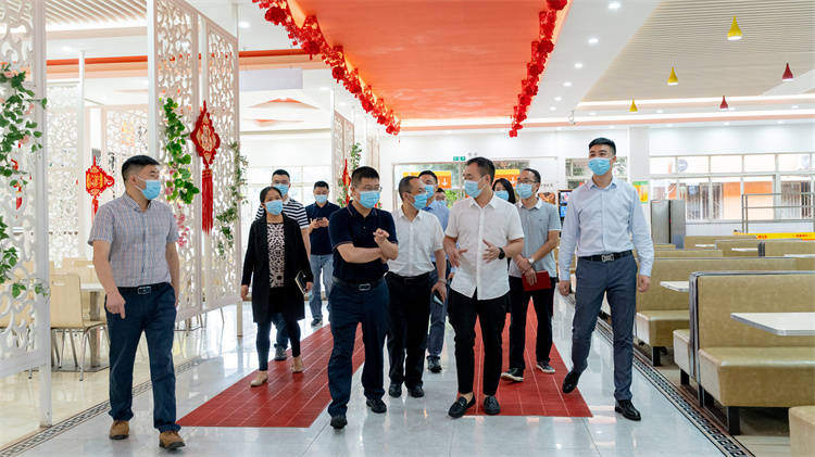 【中秋節(jié)的慰問】熱烈歡迎雙流區(qū)政府領(lǐng)導(dǎo)蒞臨成都新華！