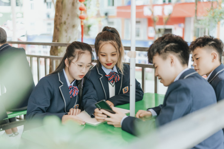 鼓勵上市公司興辦職業(yè)教育，重點(diǎn)是“高質(zhì)量”