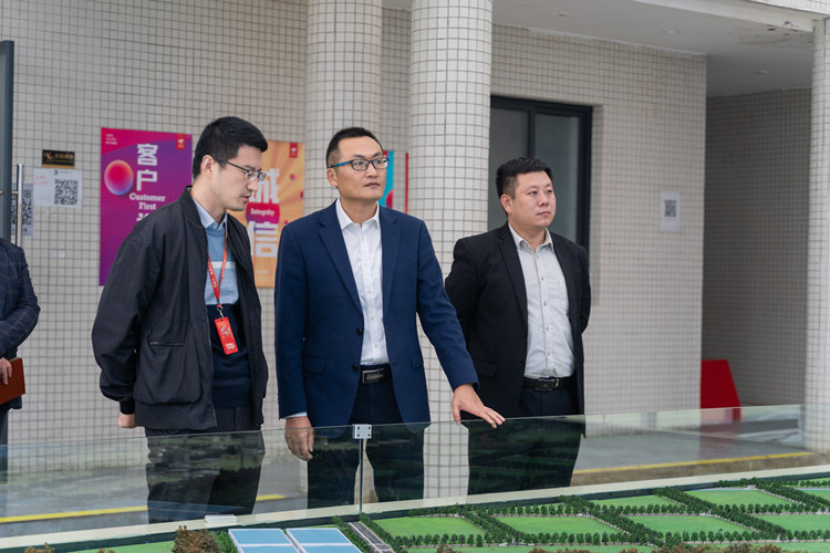 情系學子|院校領(lǐng)導走訪京東，看望電商實訓學生！