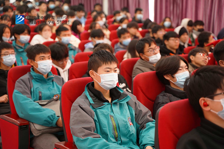 千企萬(wàn)崗進(jìn)校園，名企大咖新華行火熱進(jìn)行中……