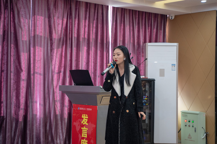 千企萬(wàn)崗進(jìn)校園，名企大咖新華行火熱進(jìn)行中……