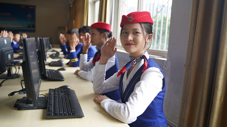 國(guó)防少年—在新華用技能改變青春