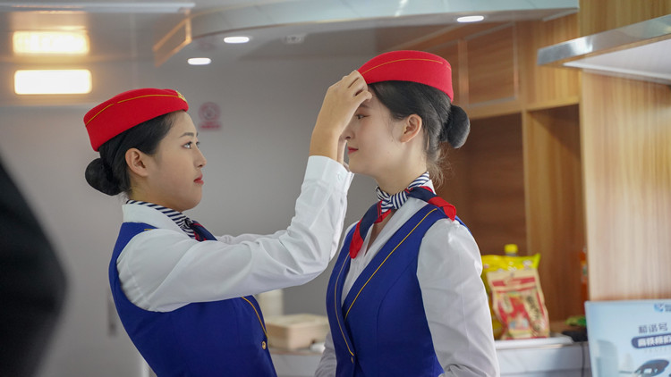 國(guó)防少年—在新華用技能改變青春