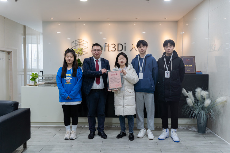 選擇新華，涅槃重生的雙胞胎兄弟！