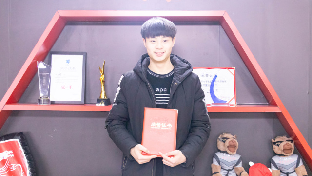 選擇新華，涅槃重生的雙胞胎兄弟！