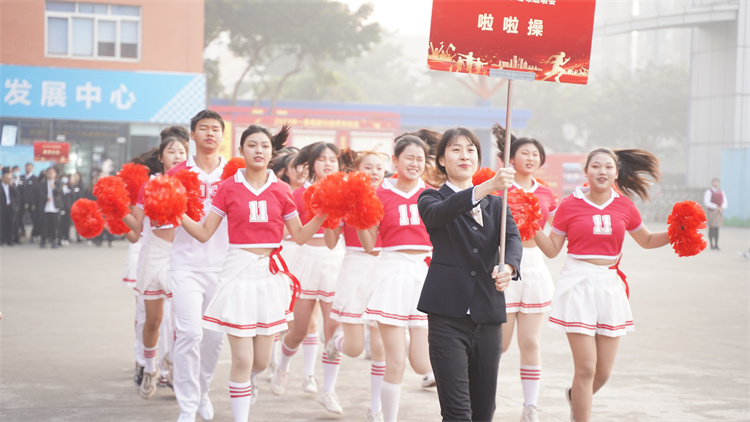 超“燃”運動會！成都新華冬季運動會“圖”擊現(xiàn)場！