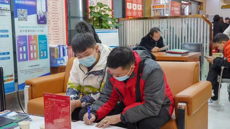 為什么總勸你來校實地考察？好學校不怕比較！