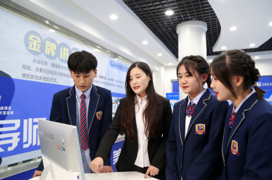 為何央視頻頻聚焦點(diǎn)贊？新華電腦教育硬核書(shū)寫(xiě)職教新篇