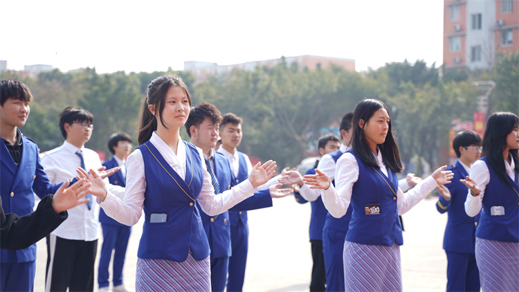 國防風(fēng)采！新華國防少年不怕練！