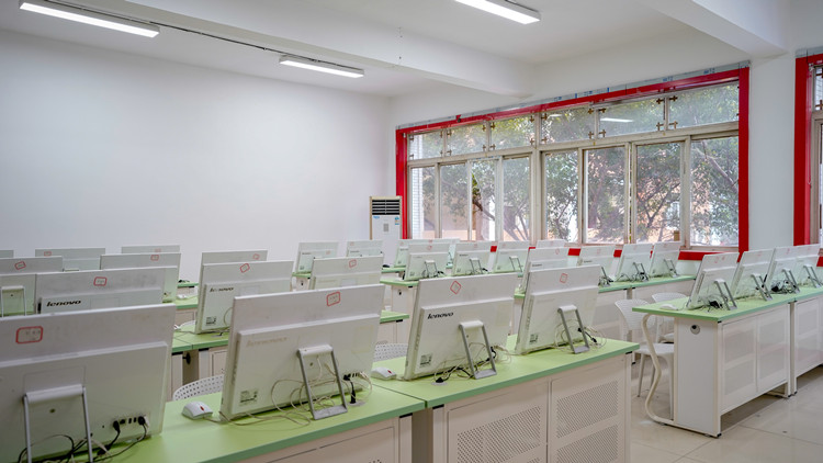 成都新華高級(jí)技工學(xué)校升格儀式即啟幕！優(yōu)勢(shì)有哪些？