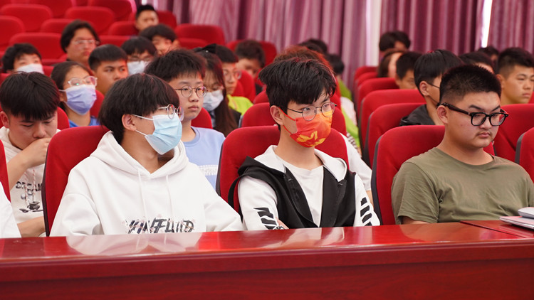 就業(yè)指導(dǎo)講座|2022級(jí)新生就業(yè)指導(dǎo)進(jìn)行時(shí)！