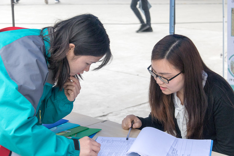 成都新華高級(jí)技工學(xué)校330專場(chǎng)校園咨詢?nèi)占磳㈤_啟！