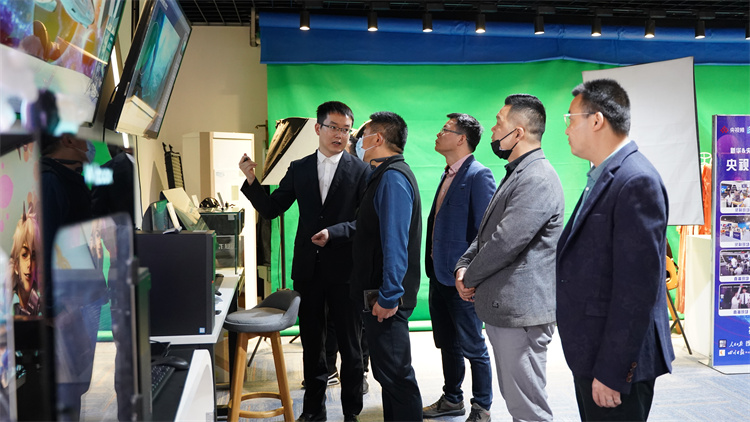 熱烈歡迎智能制造企業(yè)走進(jìn)成都新華交流學(xué)習(xí)指導(dǎo)！