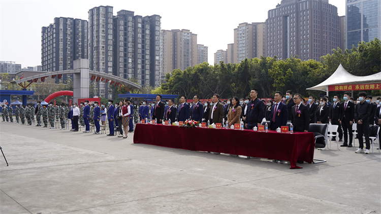 新起點(diǎn)再出發(fā)|成都新華高級技工學(xué)校升格揭牌儀式盛大啟幕！