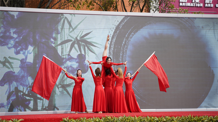 新起點(diǎn)再出發(fā)|成都新華高級技工學(xué)校升格揭牌儀式盛大啟幕！