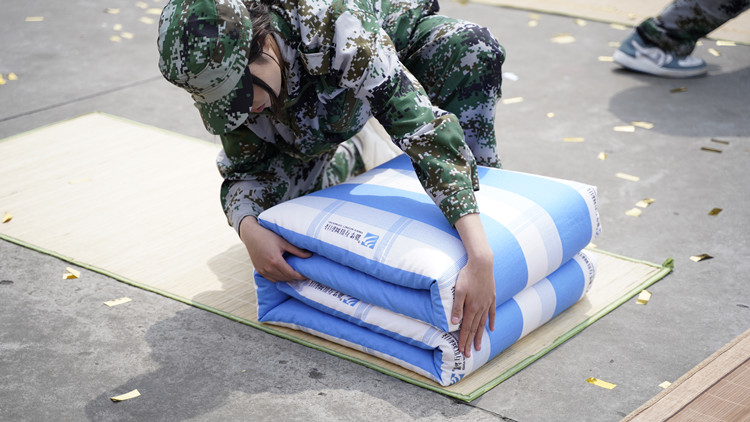 成都新華高級(jí)技工學(xué)校素質(zhì)拓展訓(xùn)練匯演盛大啟幕