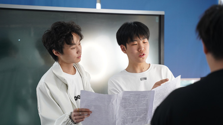 加快技能型人才建設，培養(yǎng)大國工匠