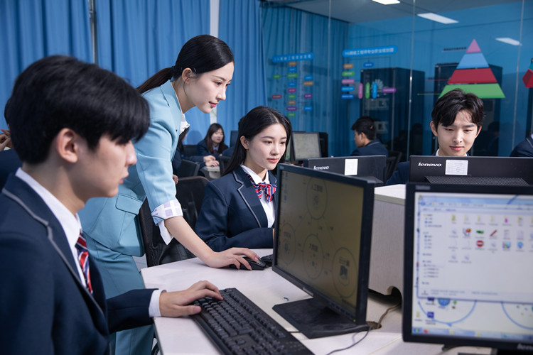 職業(yè)教育這十年：培養(yǎng)數(shù)以億計的高素質(zhì)產(chǎn)業(yè)生力軍